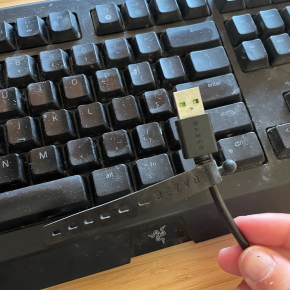 Cynosa Chroma Full Size Wired Membrane Gaming Keyboard with Chroma RGB Backlight - Picture 4 of 5